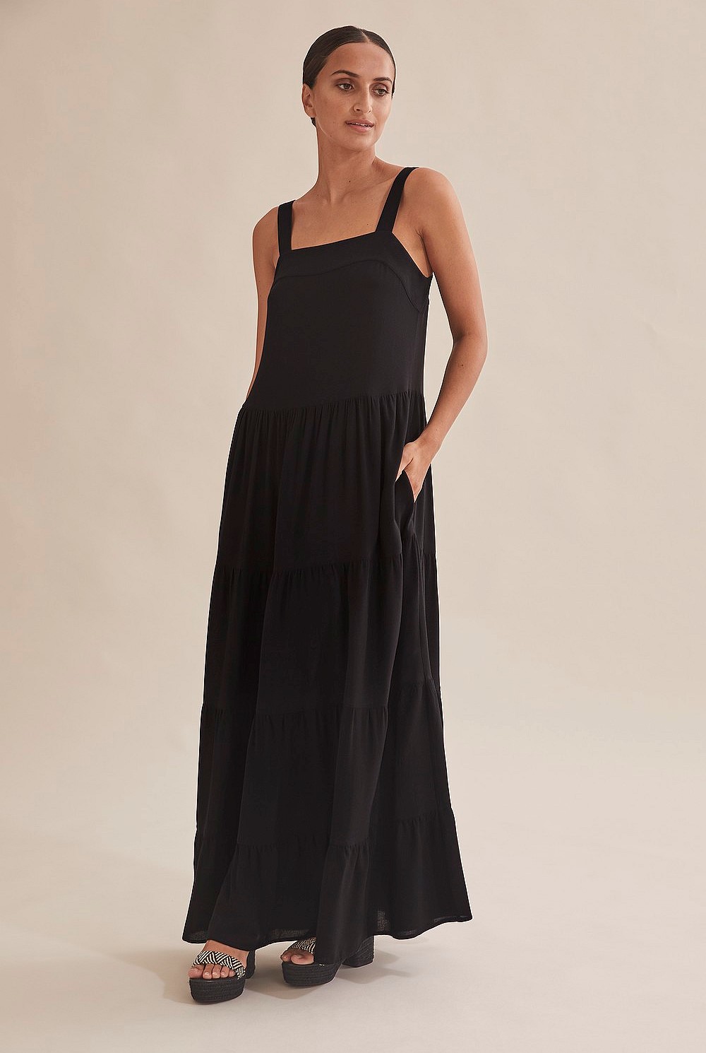 Crinkle Tiered Maxi - Dresses | Outlet