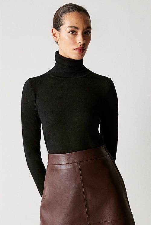 Merino Roll Neck Knit