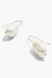 Bella Pearl Earring