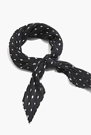 Plisse Spot Scarf